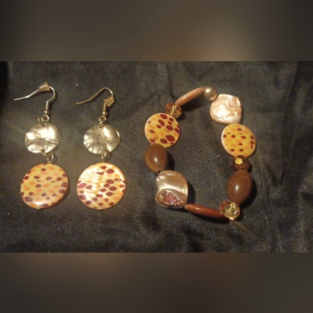 Fashion bracelet and earrings set